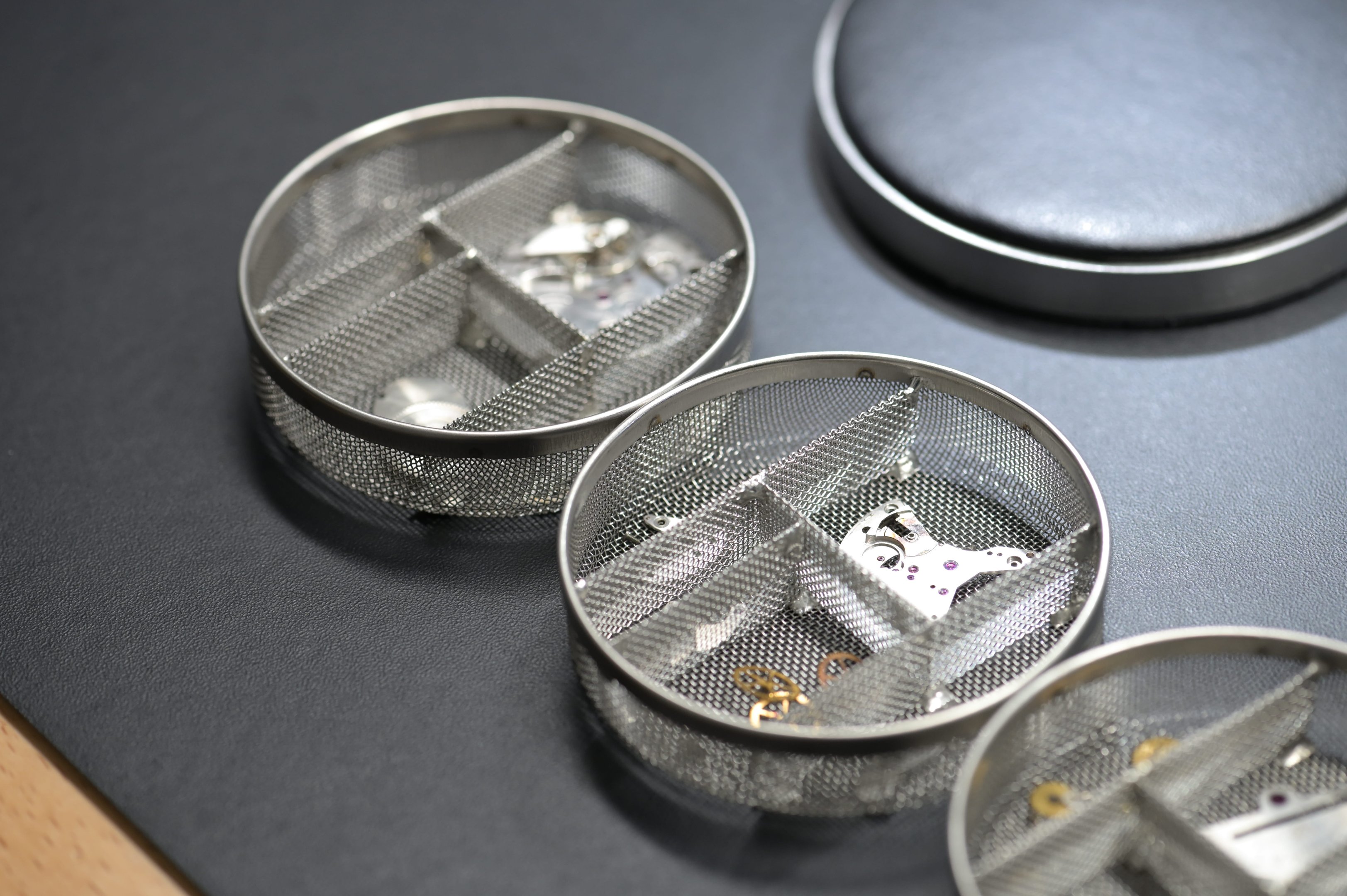 Überholung einer Uhr durch die Uhrmacher und Uhrmacherinnen von Chrono24 direct